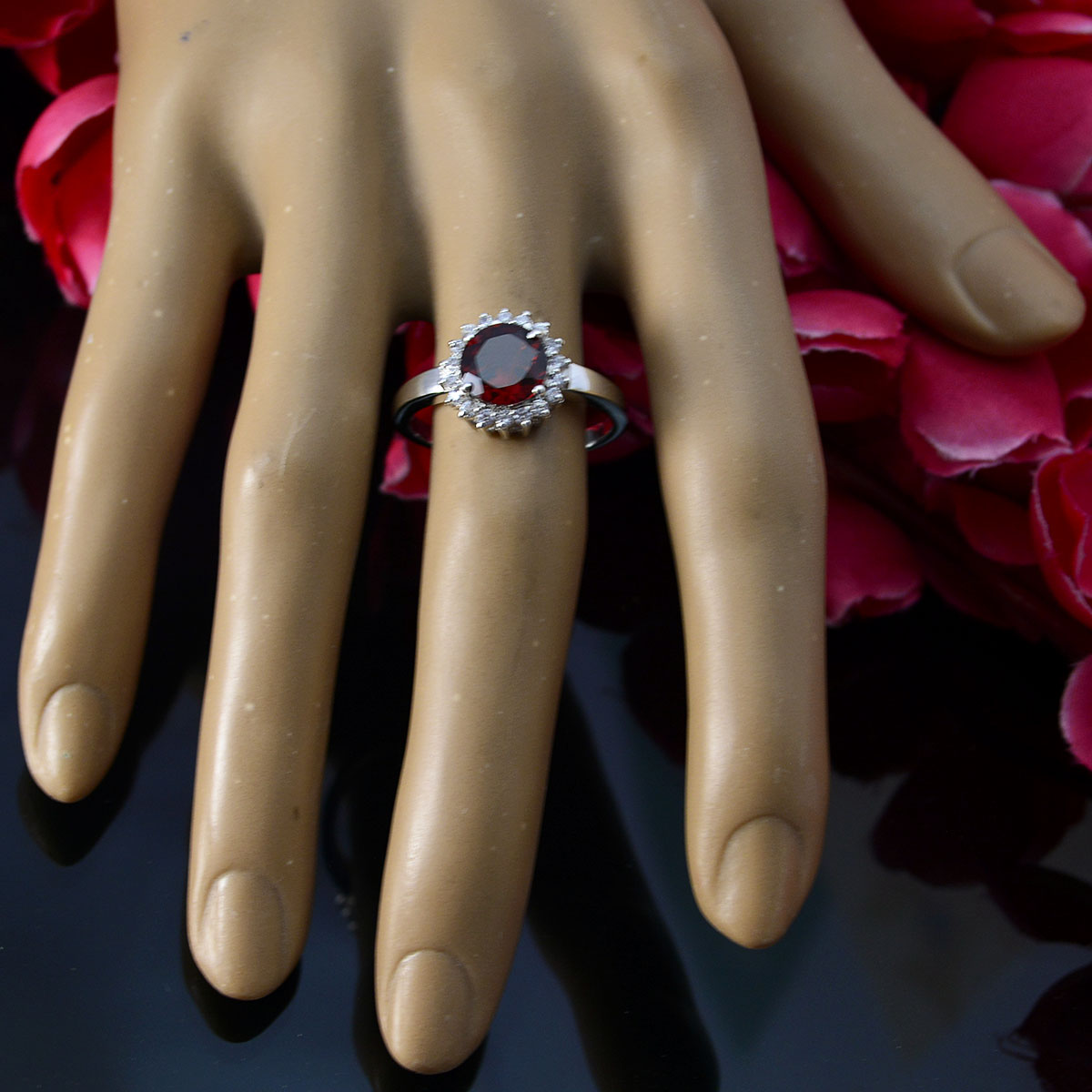 Leah Fairytale Red Halo Ring