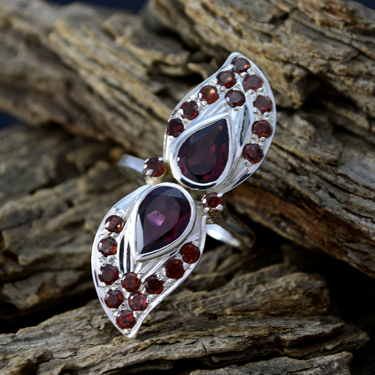 Natcha Contemporary Red multiple Ring