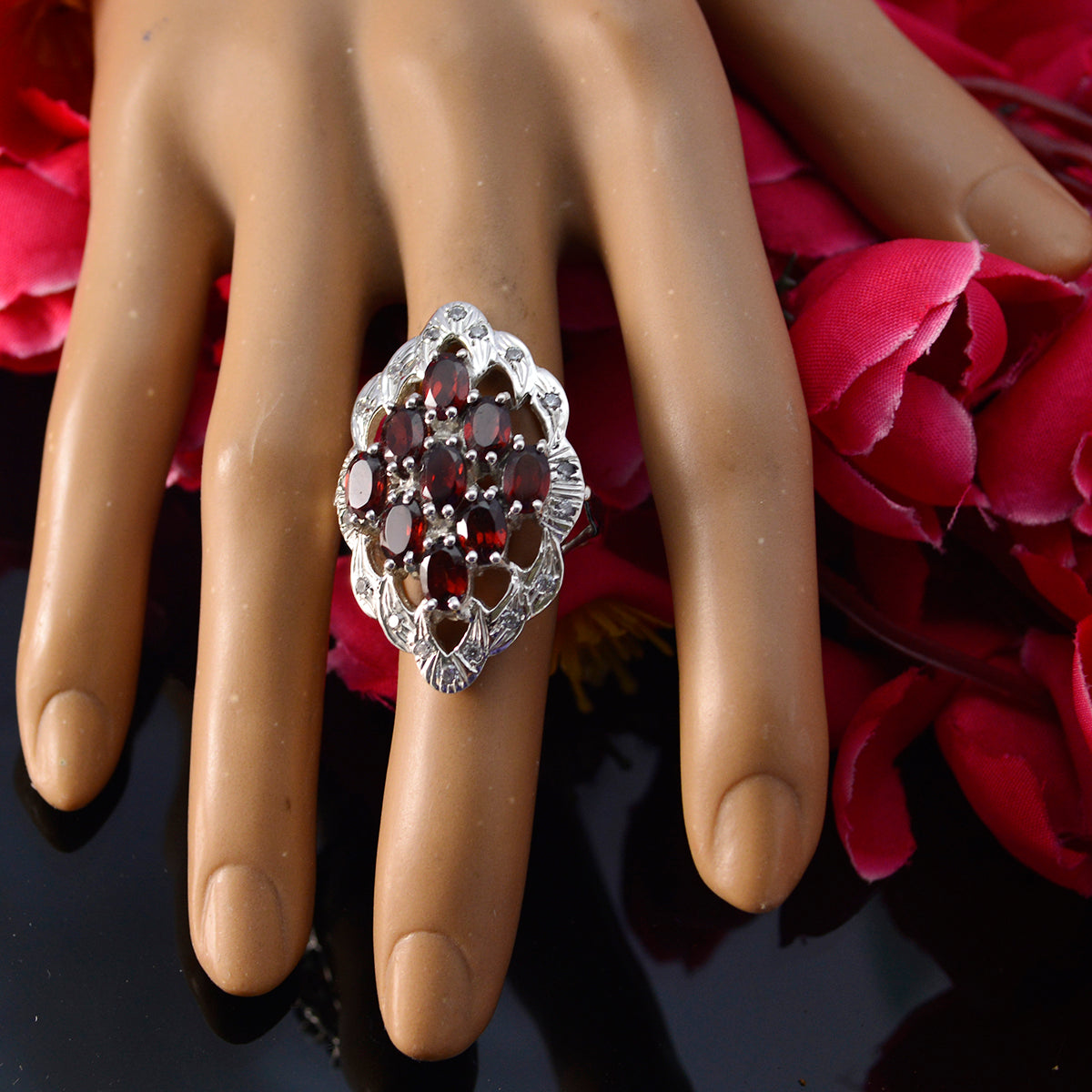 Pauline Armor Red multiple Ring