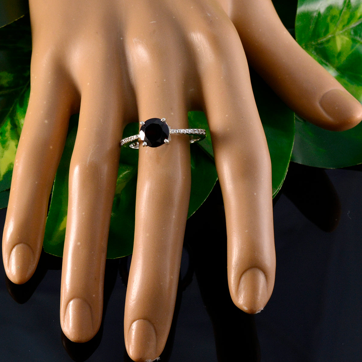 Greta Glamorous Red Halo Ring