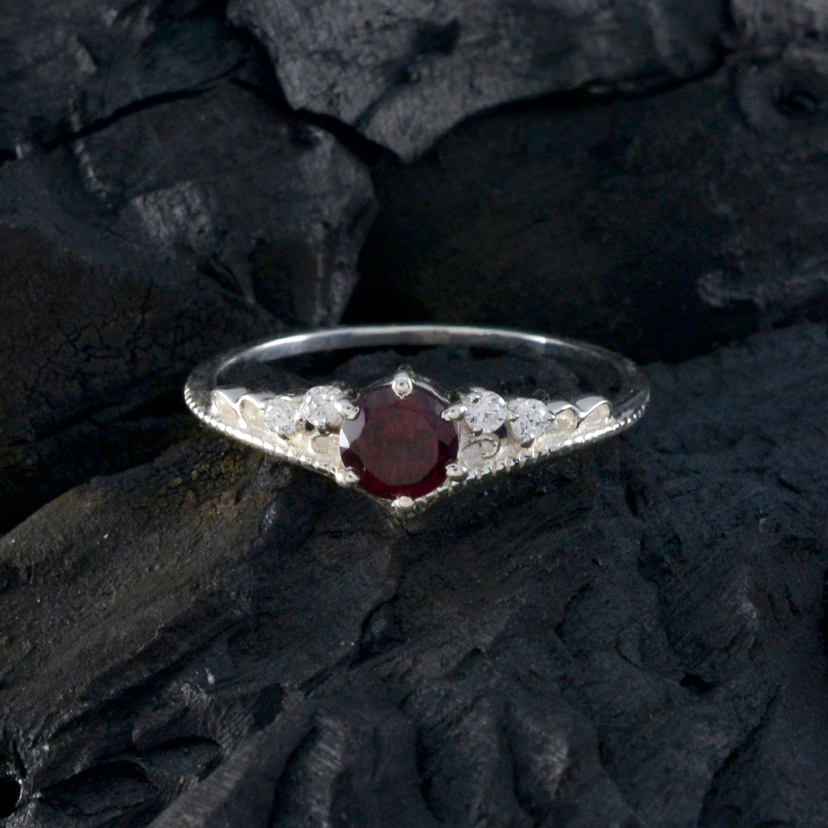 Isla Fairytale Red Halo Ring