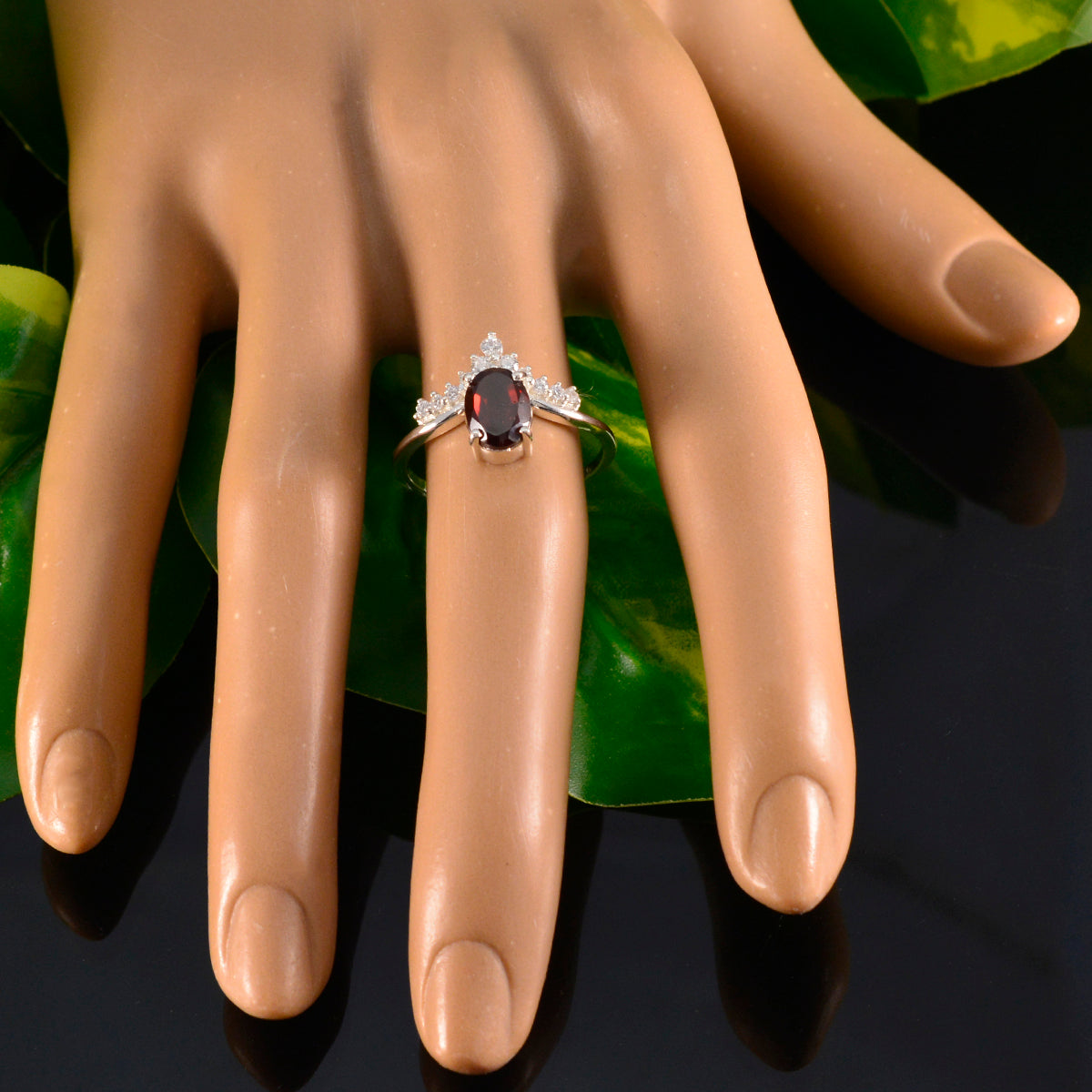 Katarina Glamorous Red Halo Ring