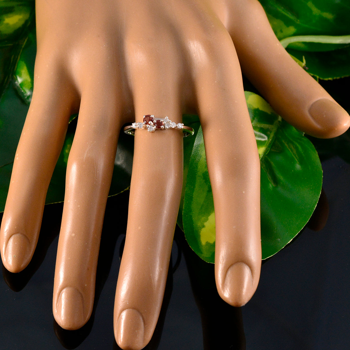 Mei Modern Red multiple Ring