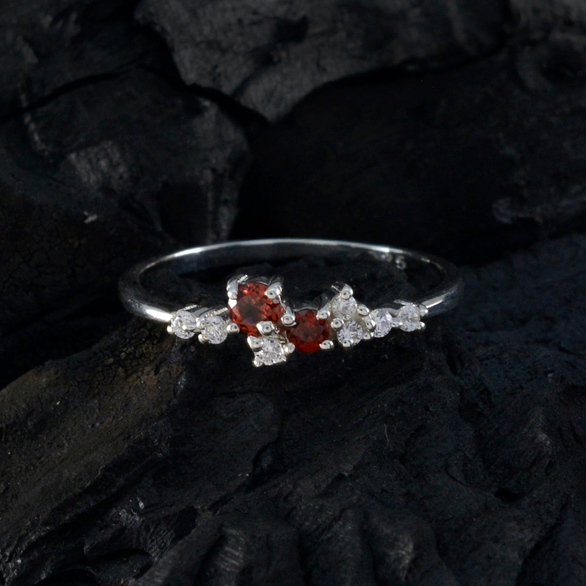 Mei Modern Red multiple Ring