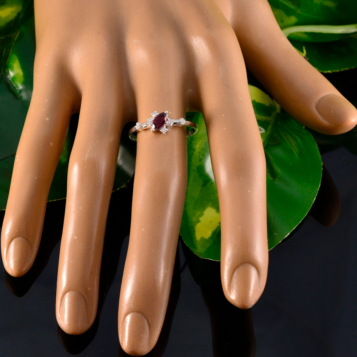 Ying Trendy Red Halo Ring