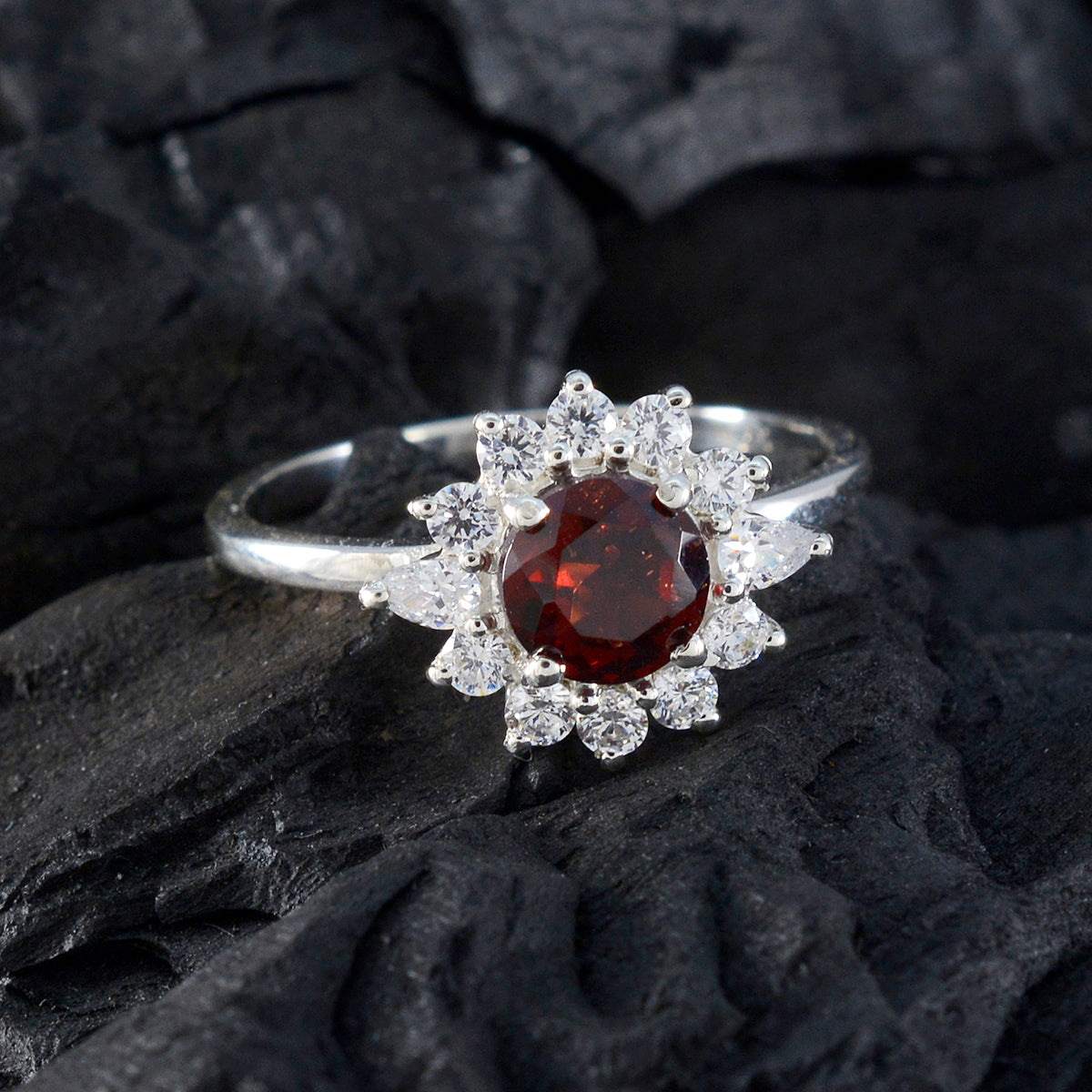 Siti Modern Red Halo Ring