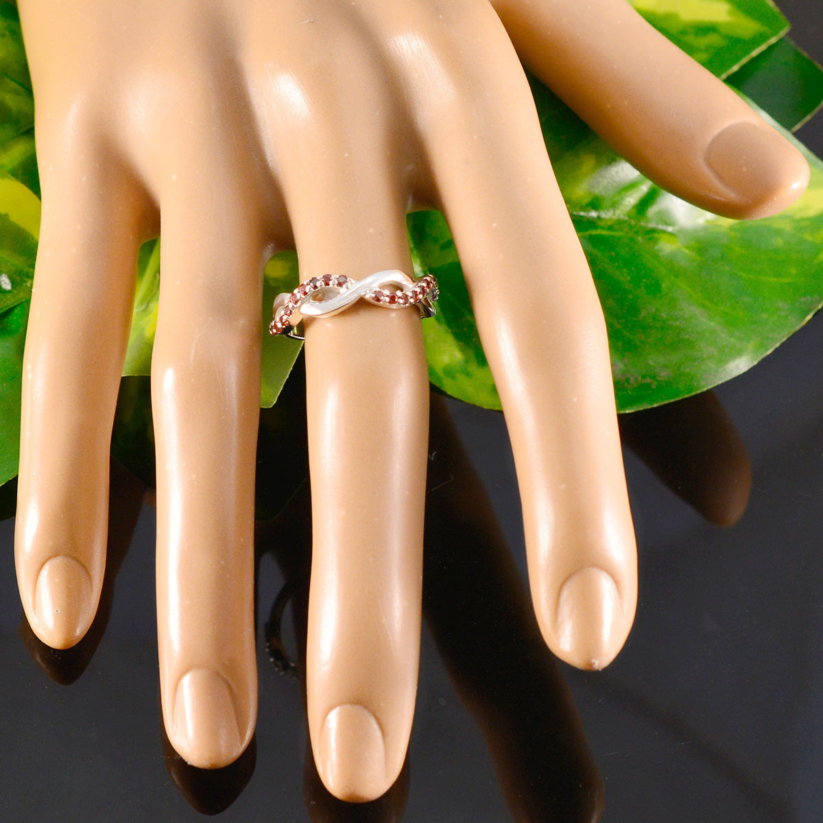 Sophia Luxurious Red multiple Ring