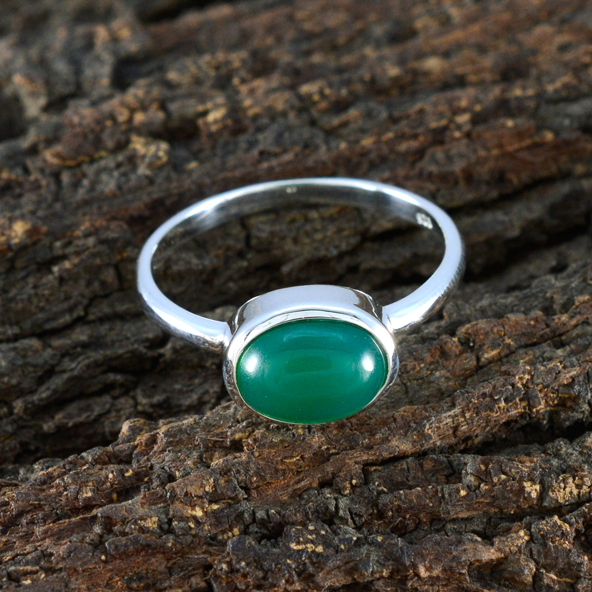 Emi Modern Green Solitaire Ring