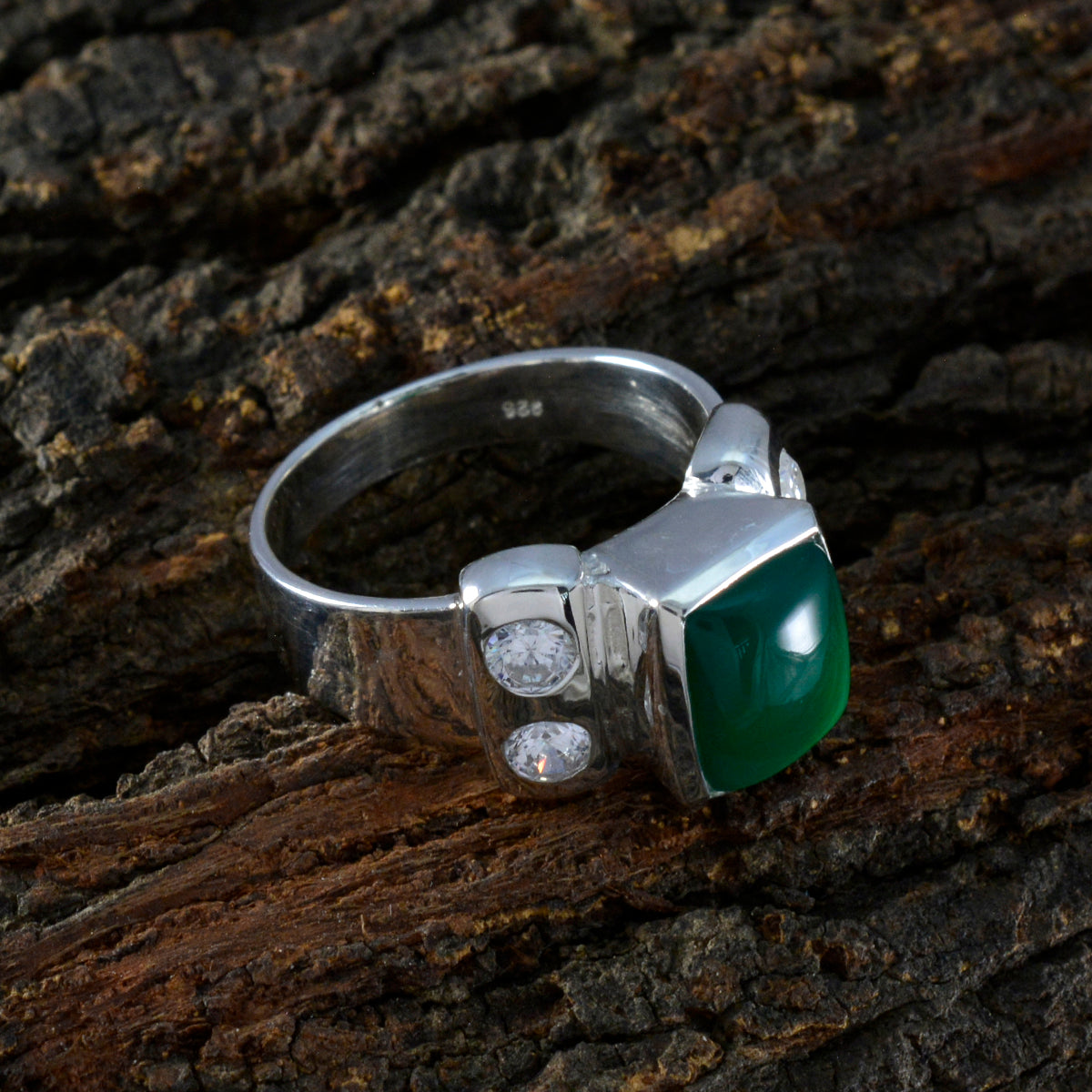 Yasmin Trendy Green Solitaire Ring