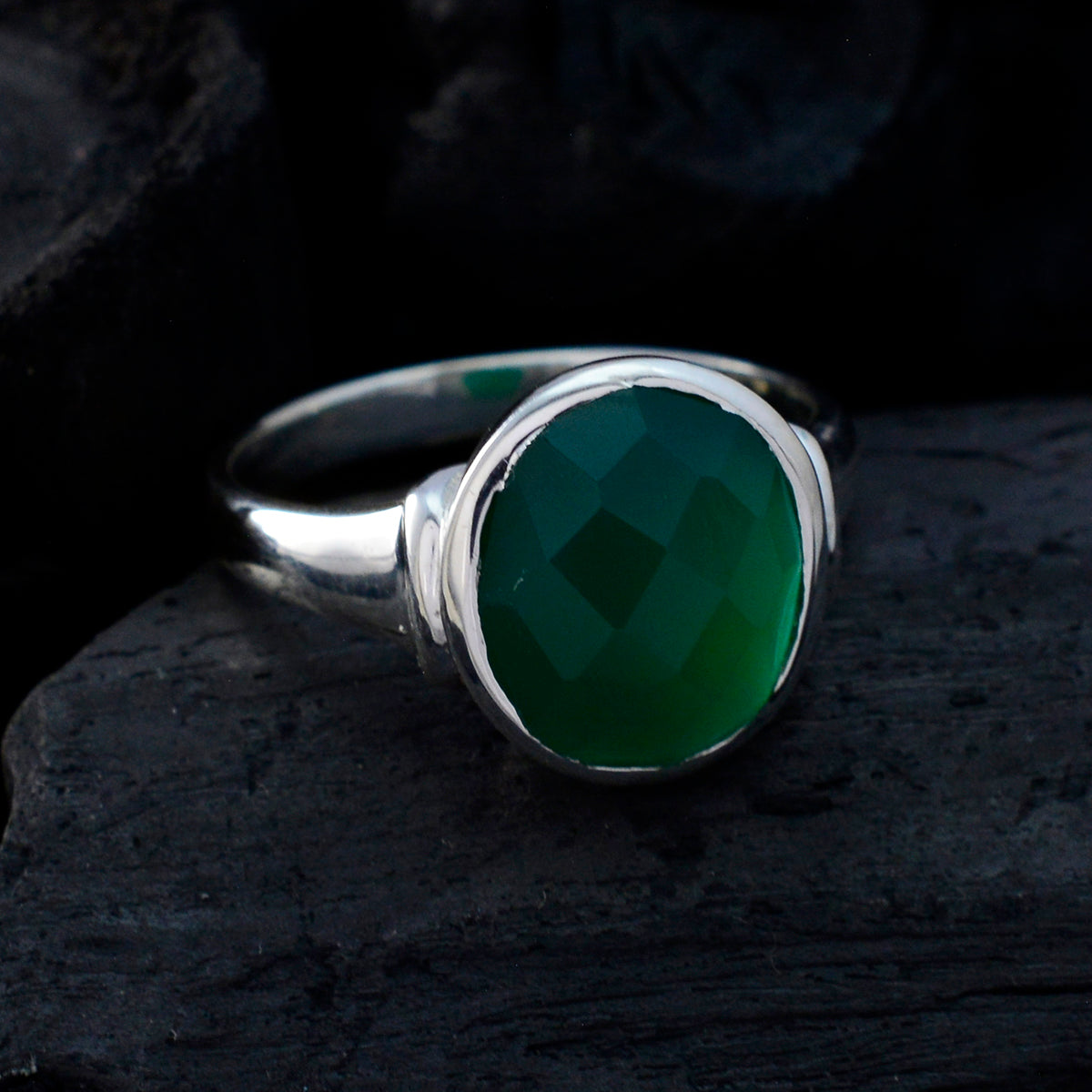 Maria Traditional Green Solitaire Ring