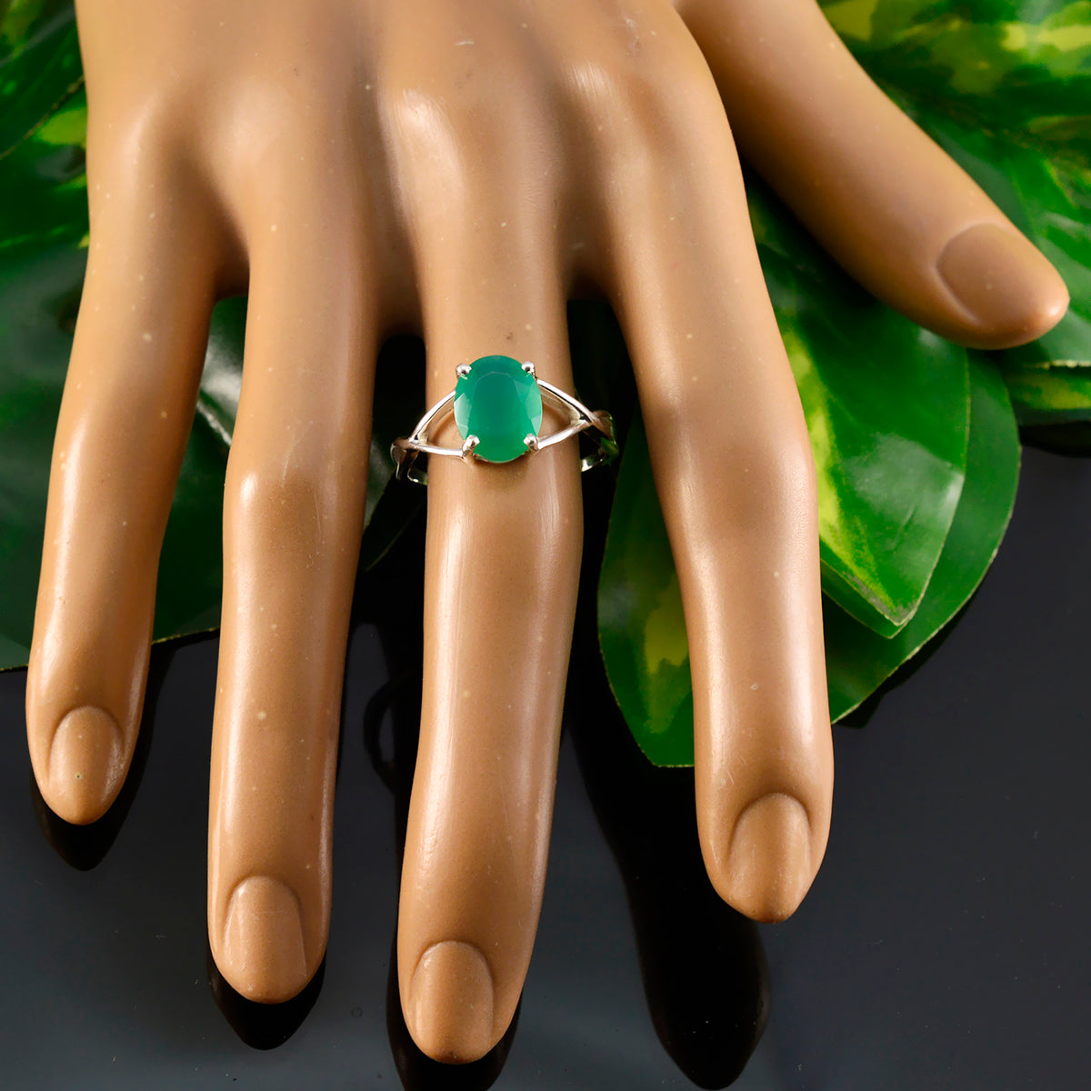 Rina Graceful Green Solitaire Ring