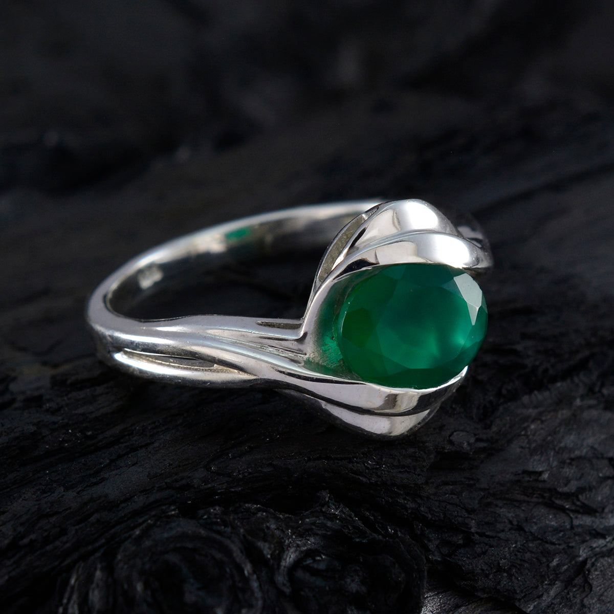 Natcha Modern Green Solitaire Ring