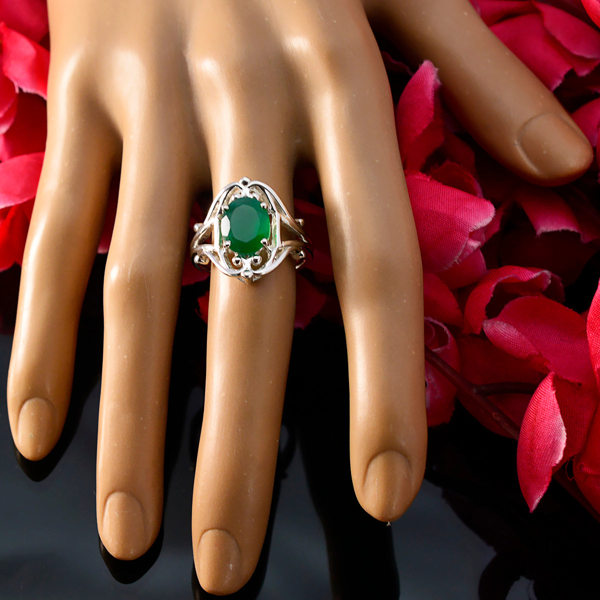 Nella Traditional Green Solitaire Ring