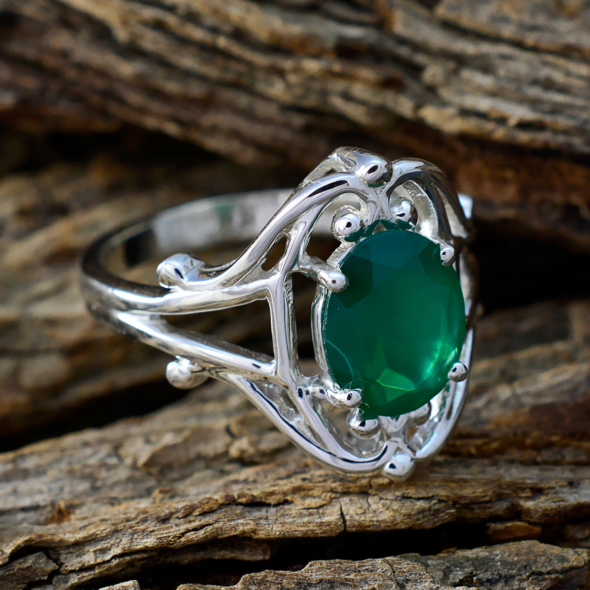 Nella Traditional Green Solitaire Ring
