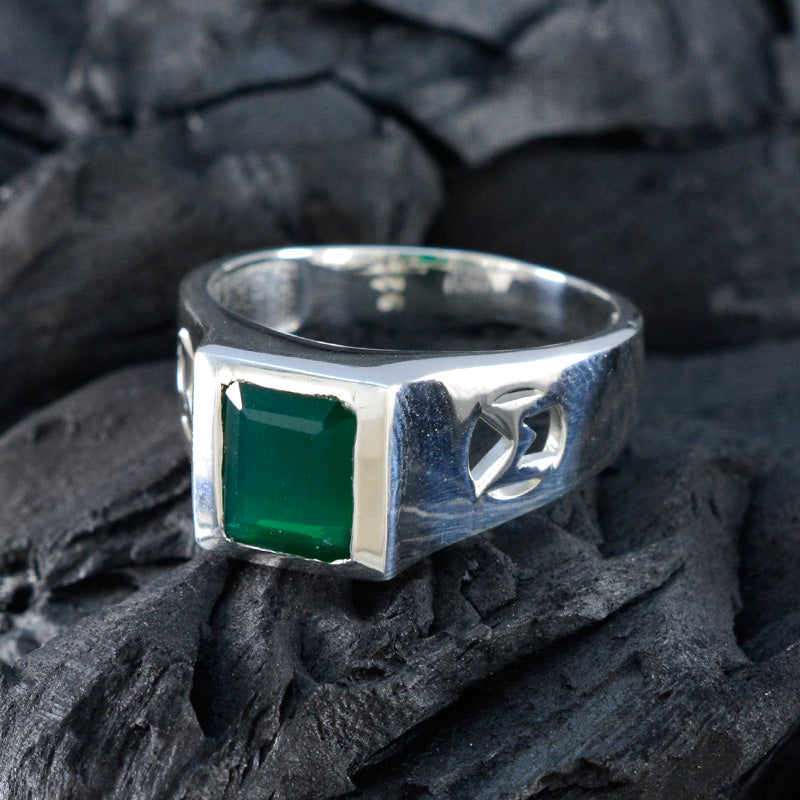 Araya Modern Green Solitaire Ring