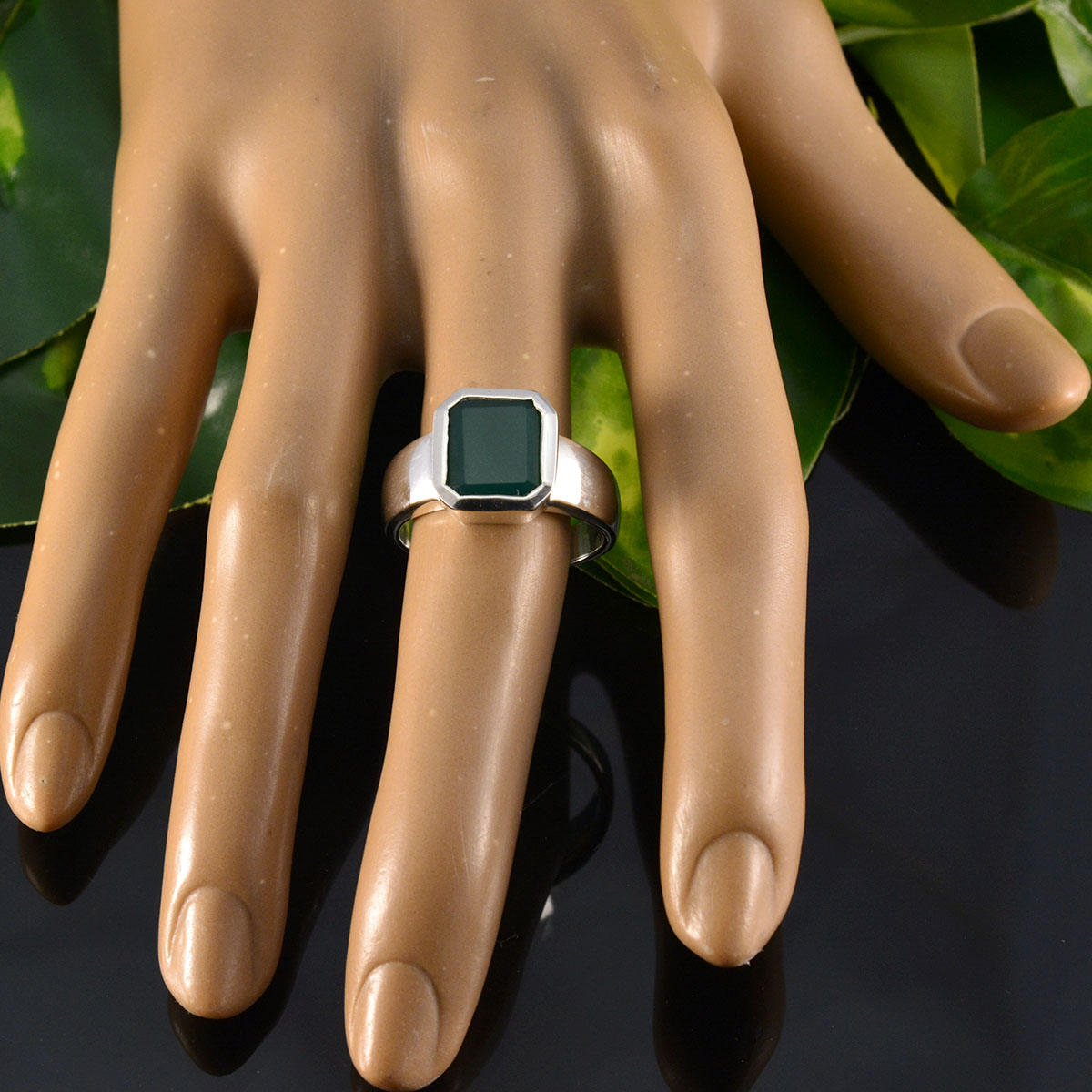 Bianca Trendy Green Solitaire Ring