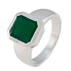 Bianca Trendy Green Solitaire Ring