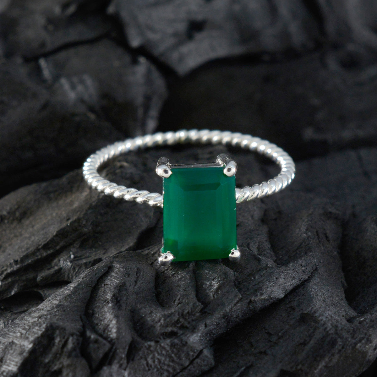 Chen Twist Green Solitaire Ring