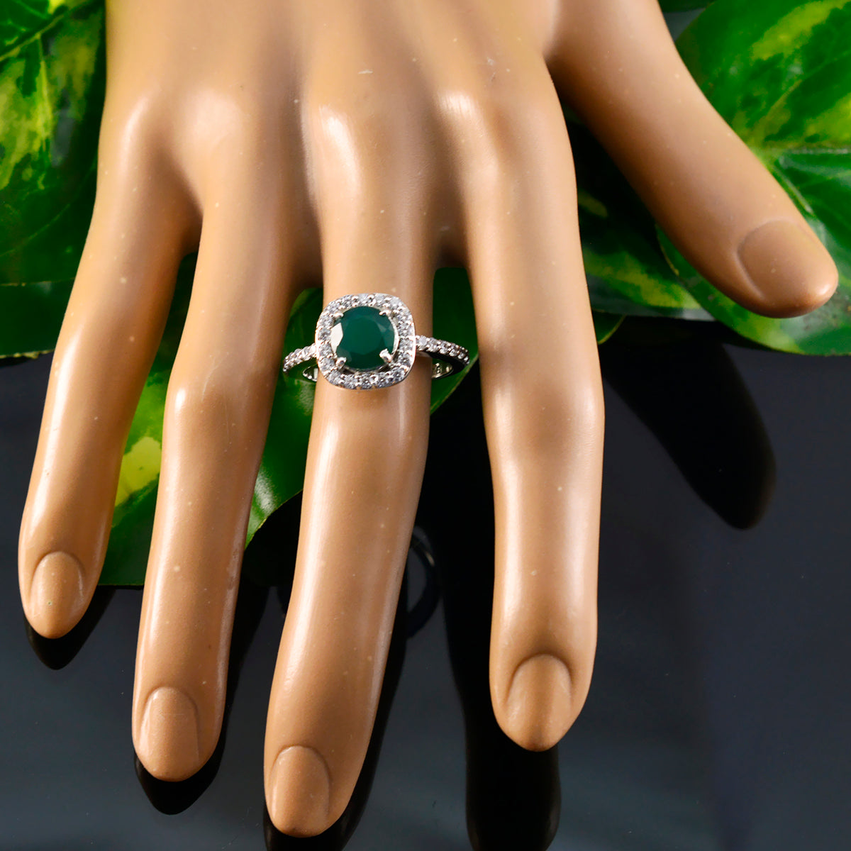 Dewi Artisan Green Halo Ring