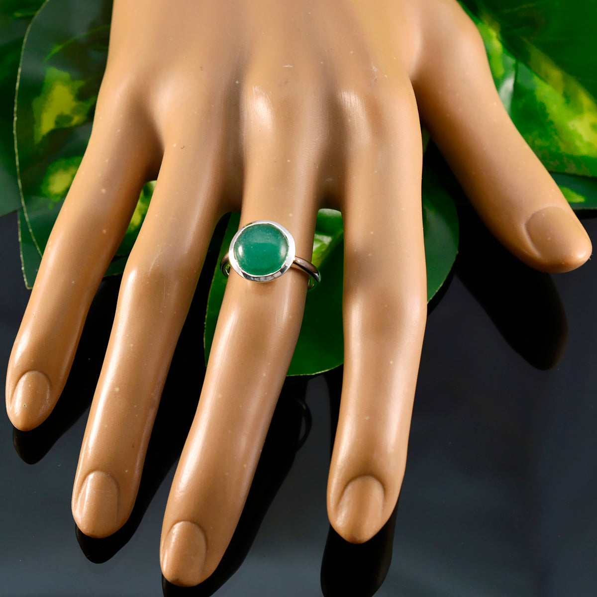 Inès Contemporary Green Solitaire Ring