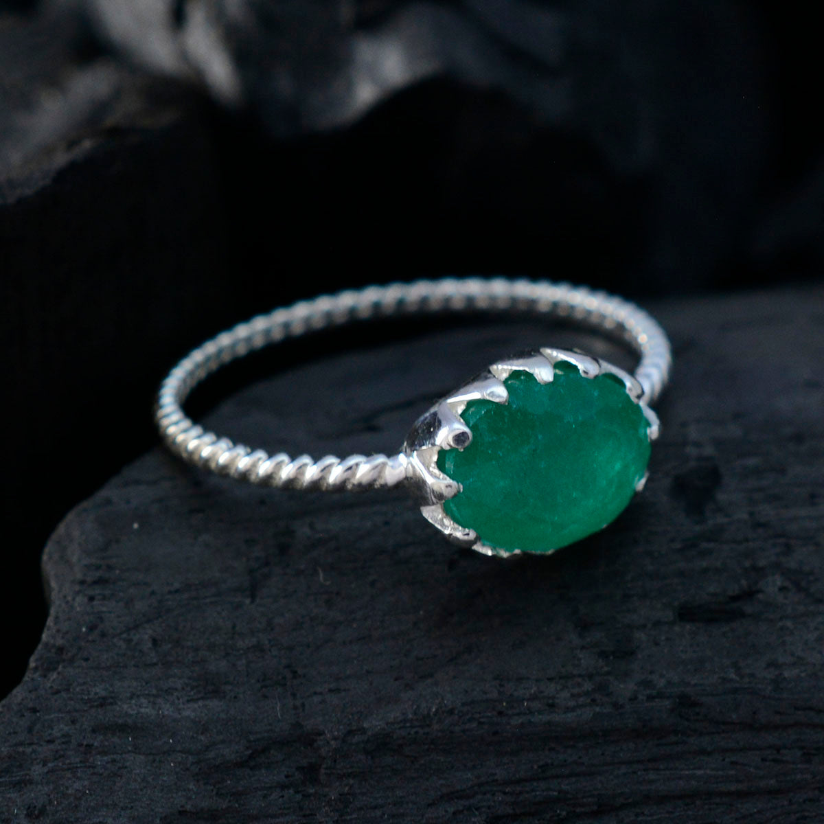 Eun-ji Twist Green Solitaire Ring