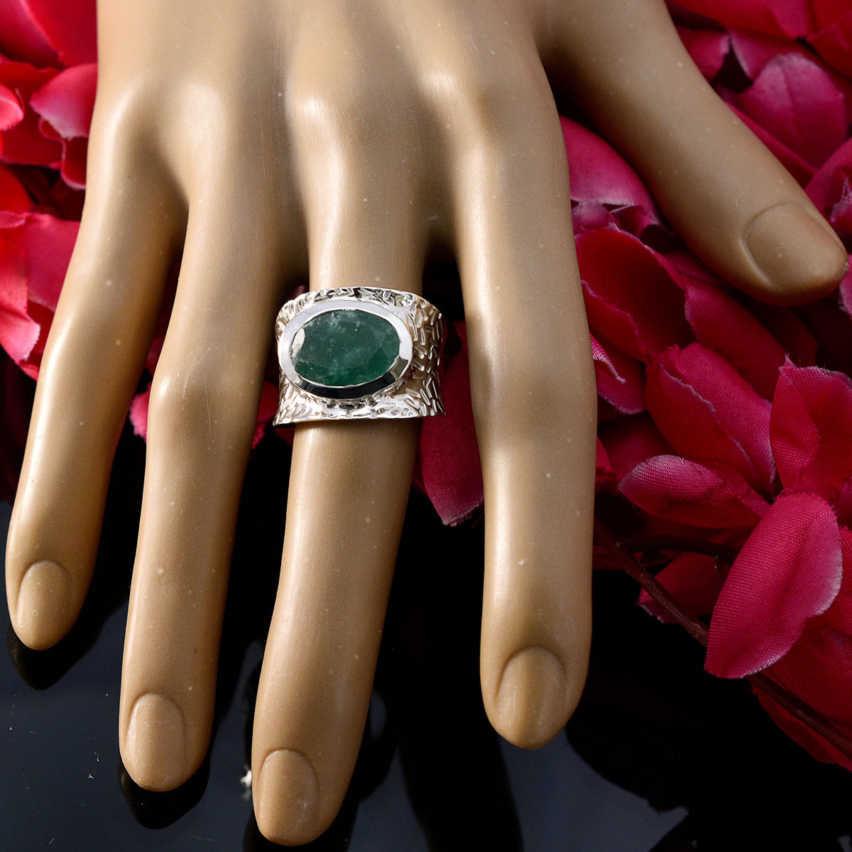 Nisa engravings Green Solitaire Ring