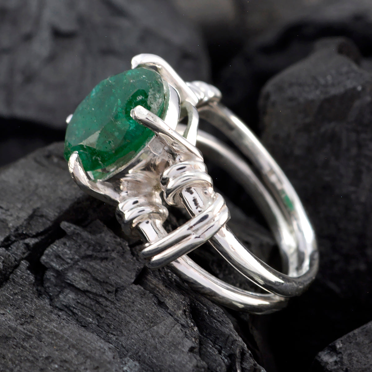 Emilia Rope-Wire Green Solitaire Ring