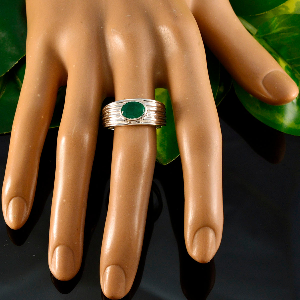 Cecilia propsel Green Solitaire Ring