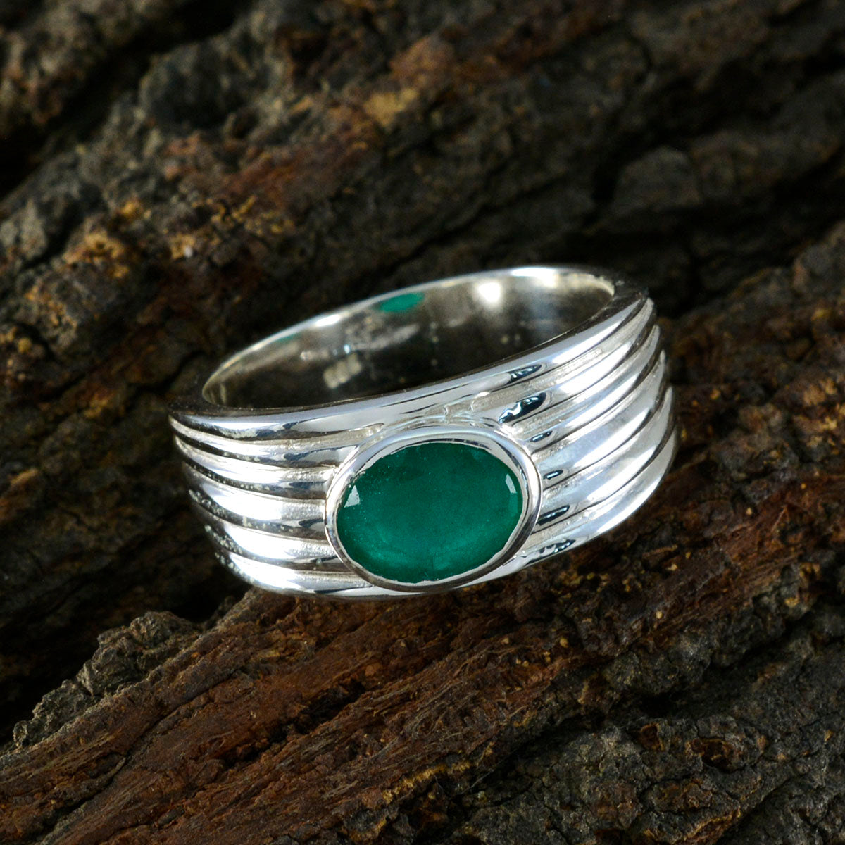 Cecilia propsel Green Solitaire Ring