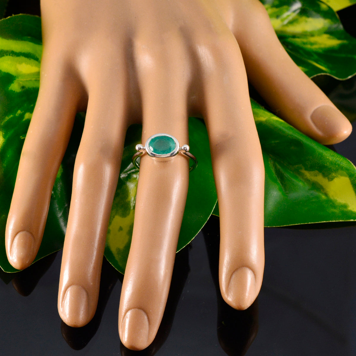 Araya Abstract Green Solitaire Ring