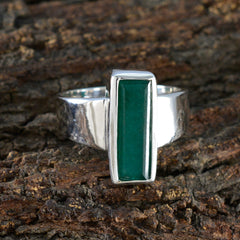 Saanvi Trendy Green Solitaire Ring