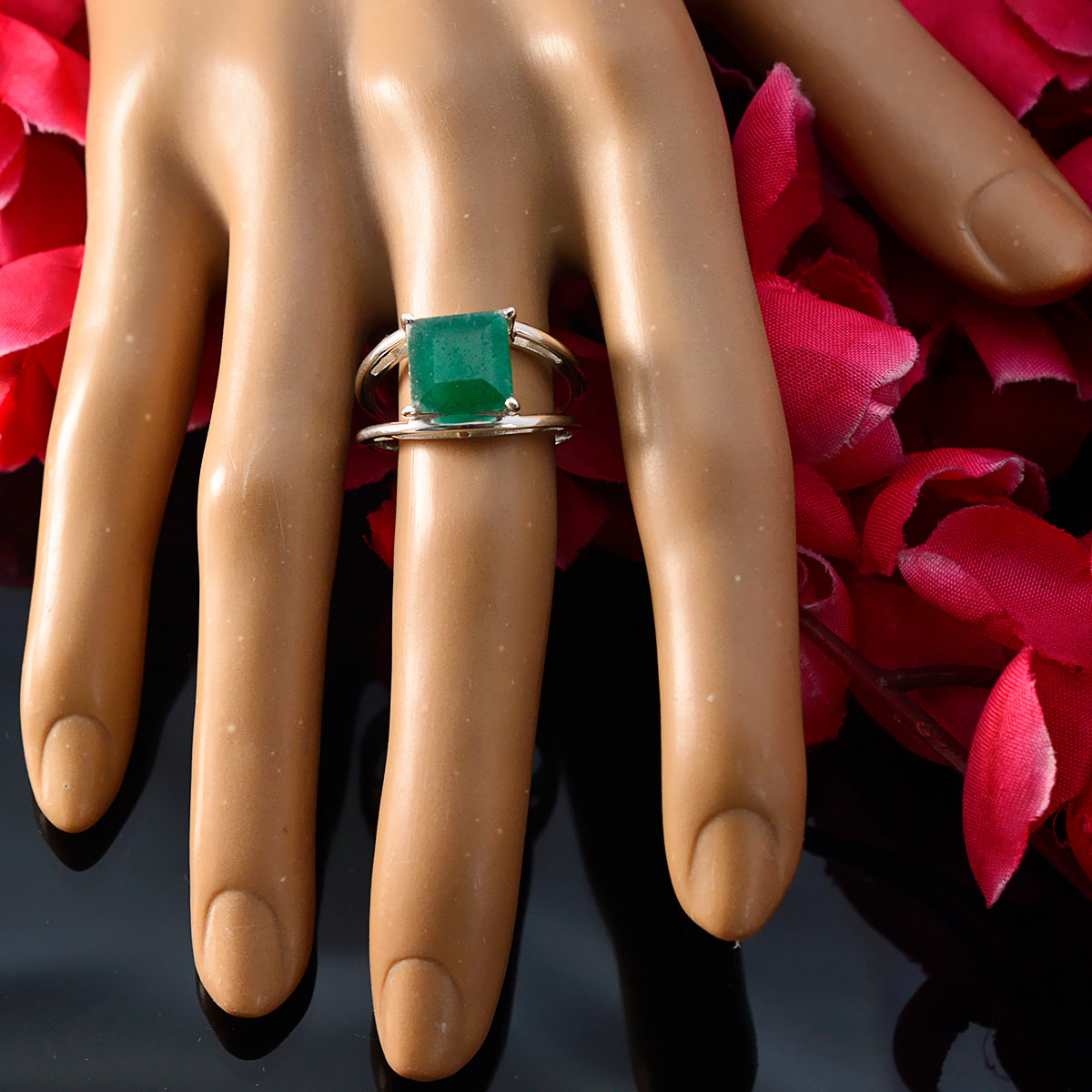 Fernanda Modern Green Solitaire Ring