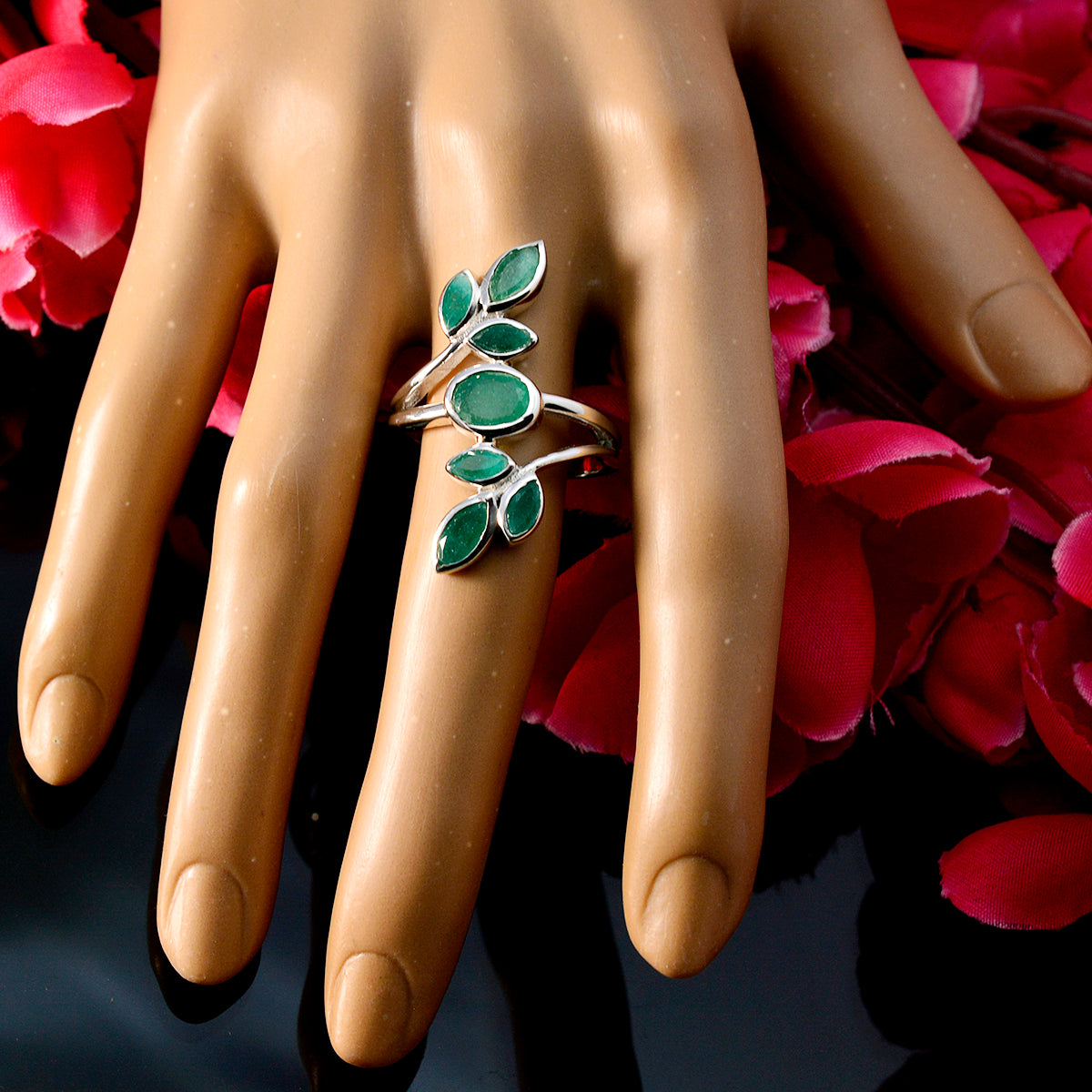 Luna Leafy Green Hepta Ring