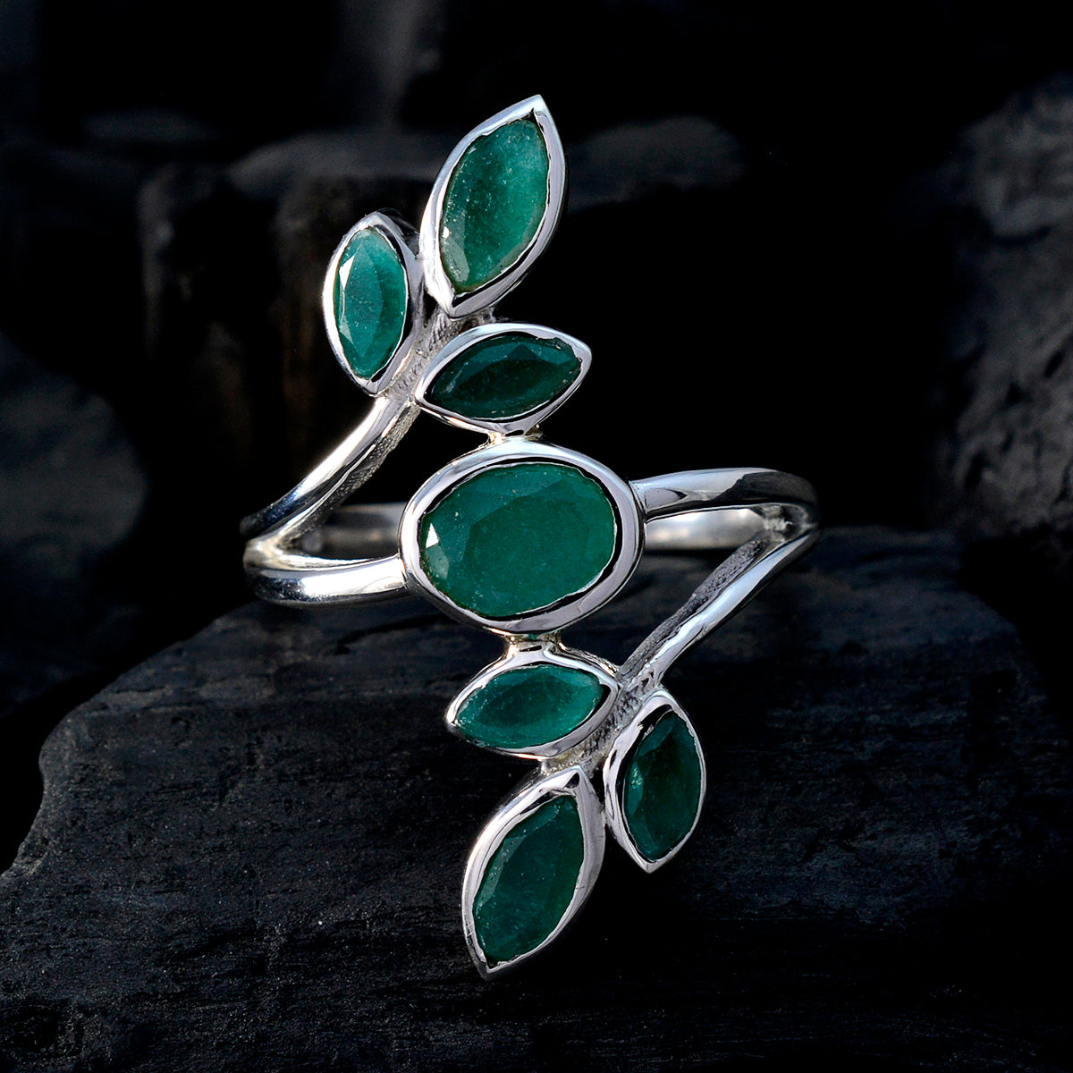 Luna Leafy Green Hepta Ring