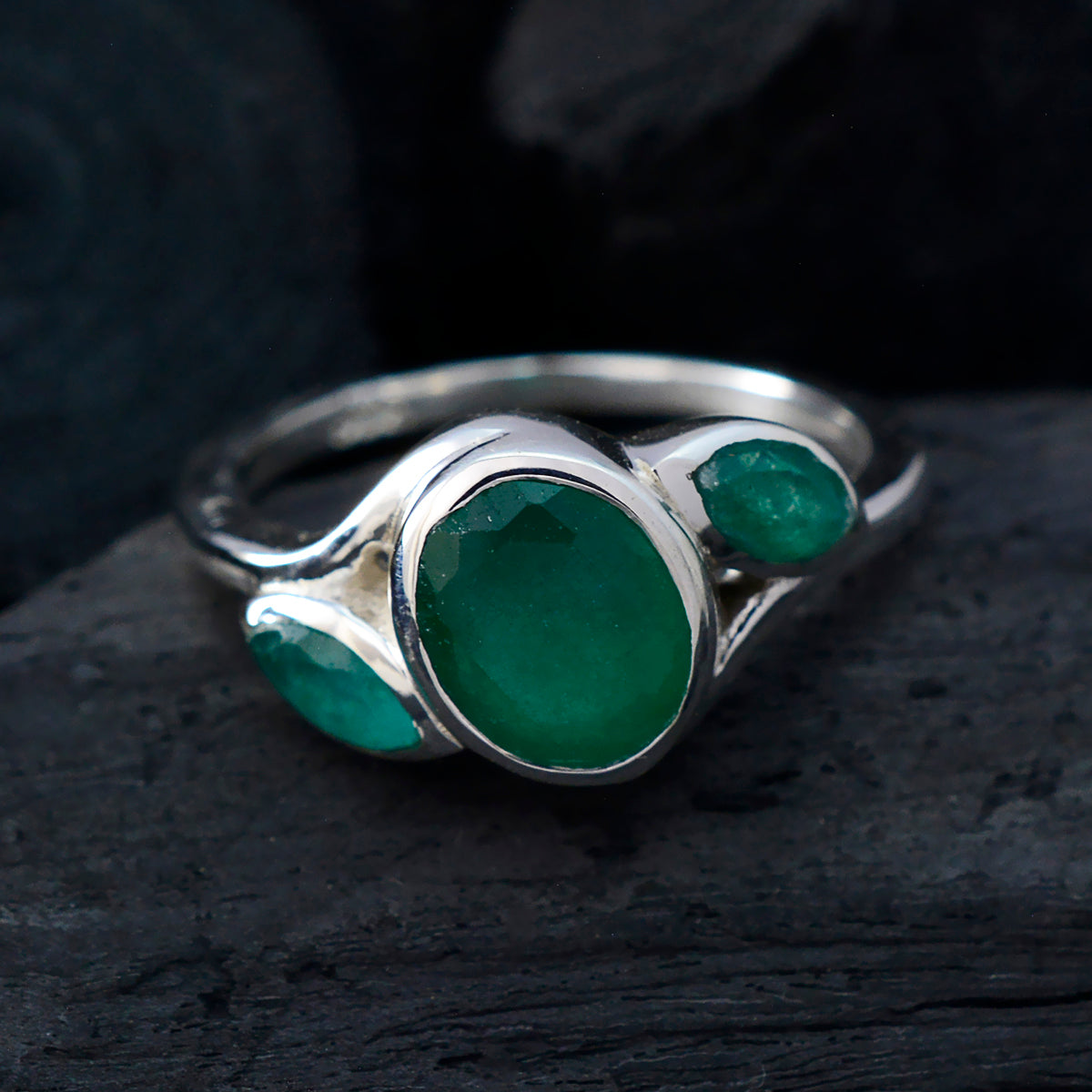 Priya Artisan Green Trilogy Ring