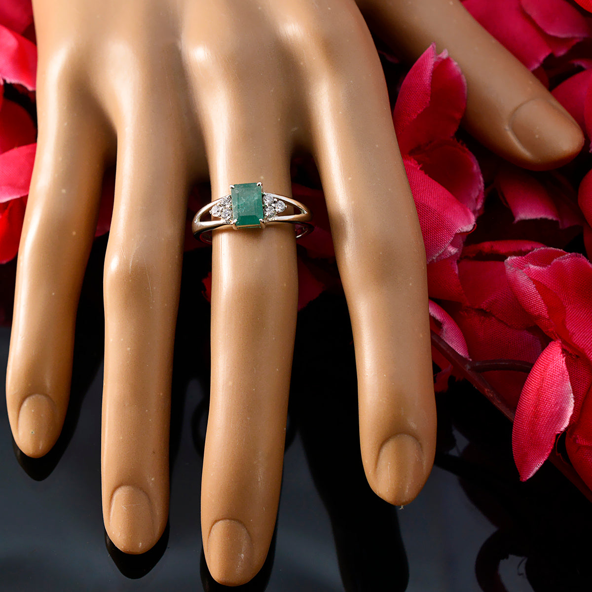 Ava Boho Green Halo Ring