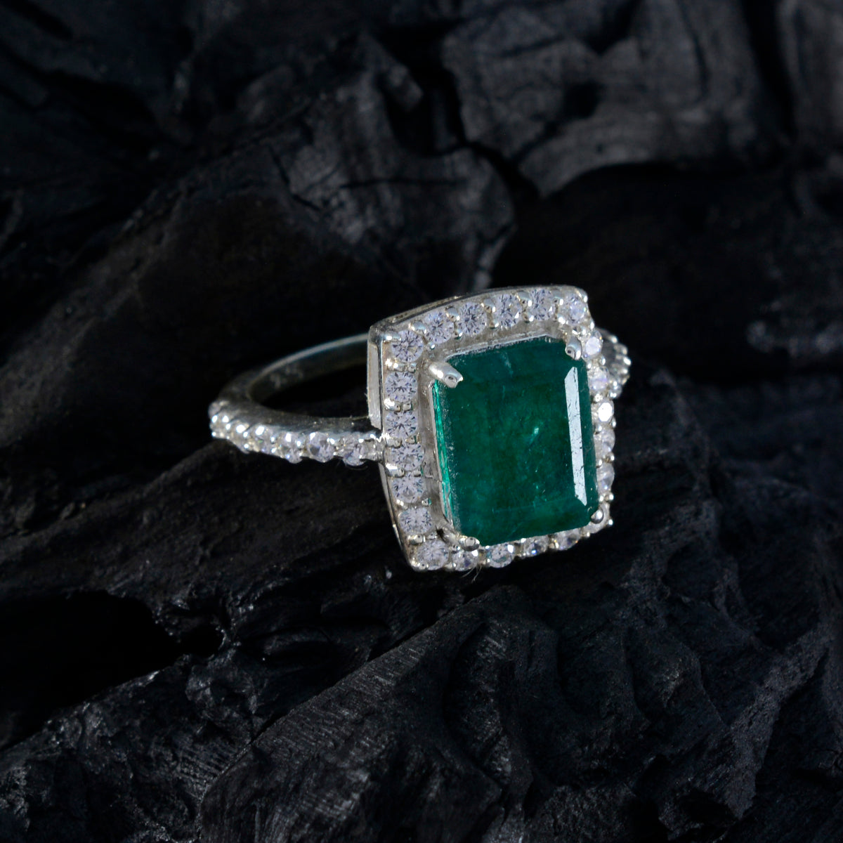Inès Abstract Green Halo Ring