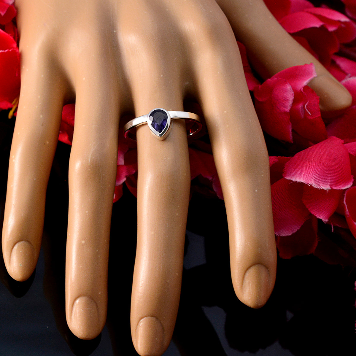 Mei Heart Blue Solitaire Ring