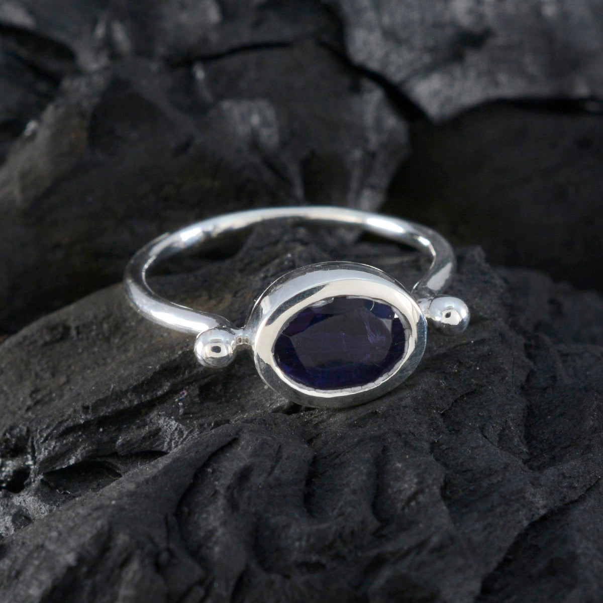 Camilla Trendy Blue Solitaire Ring
