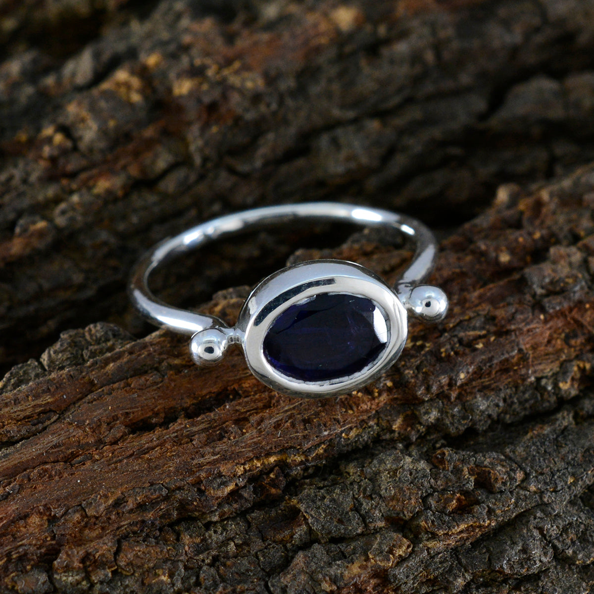 Camilla Trendy Blue Solitaire Ring