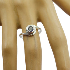 Jiwoo Feminine Blue Solitaire Ring