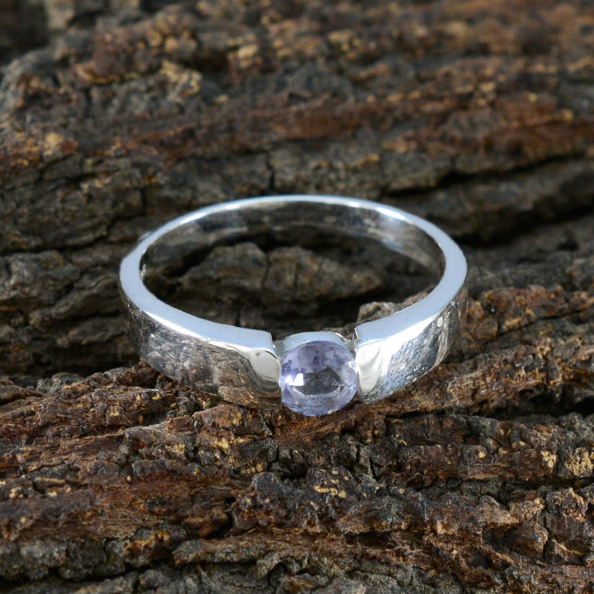 Liyana Glamorous Blue Solitaire Ring