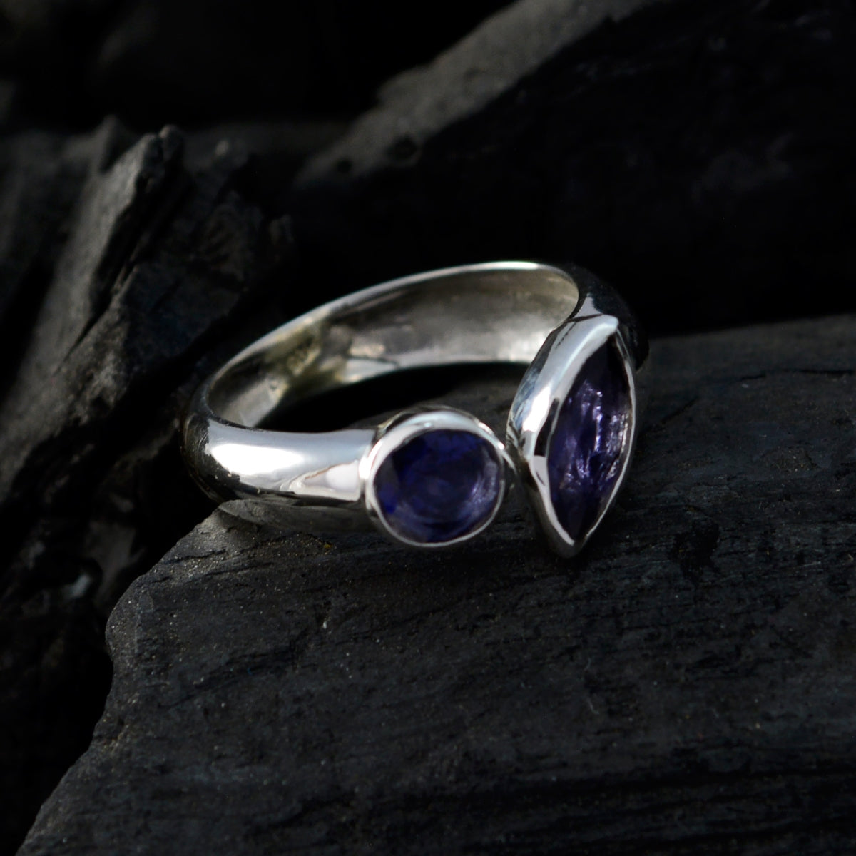 Jia Graceful Blue Toi et Moi Ring