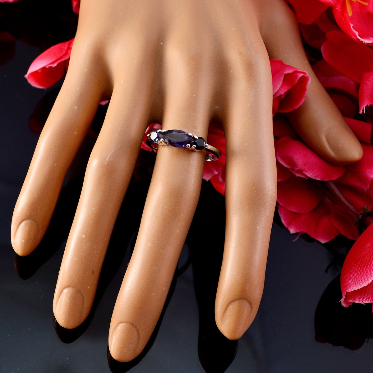 Eun-ji Sophisticated Blue Trilogy Ring