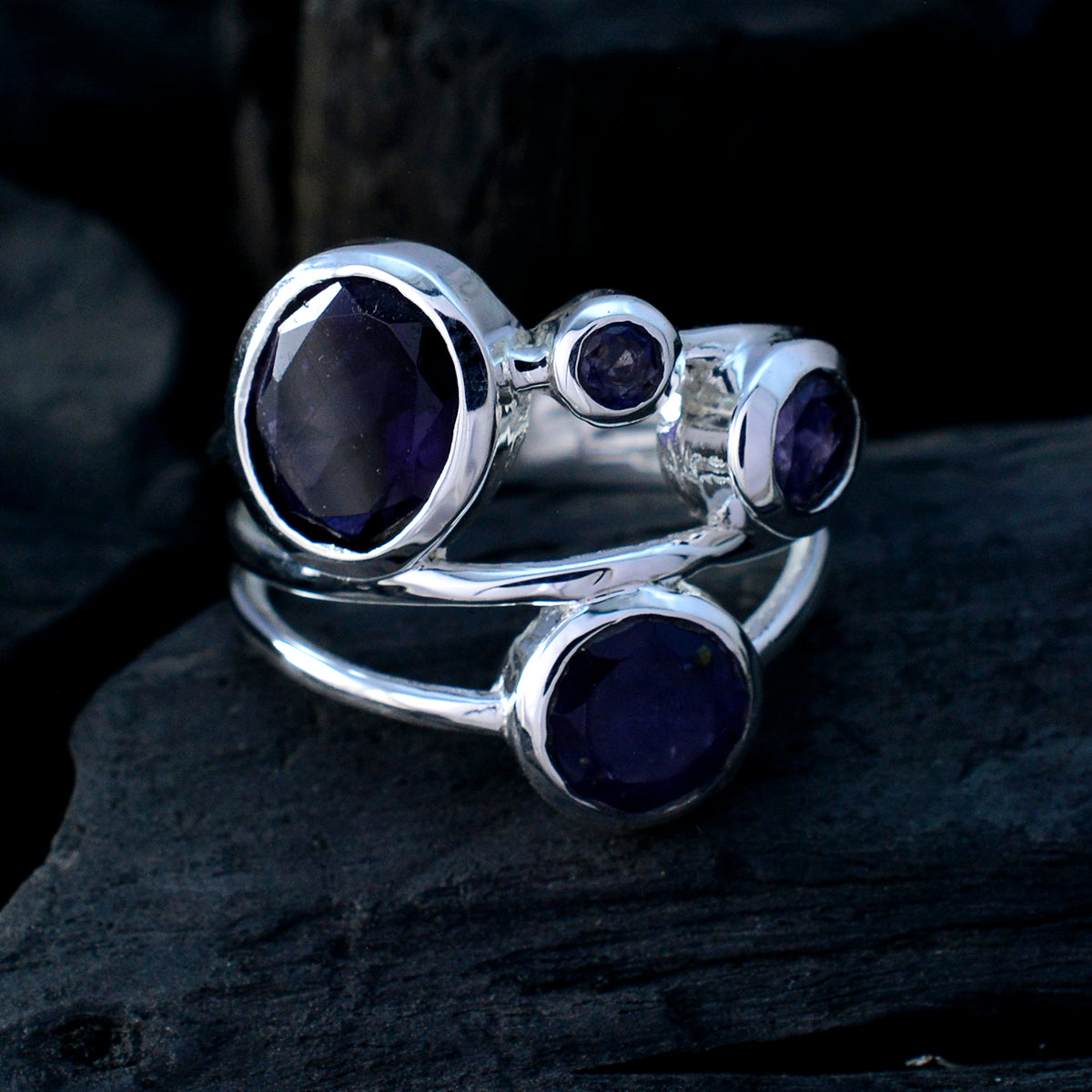 Patricia Luxurious Blue quarter Ring
