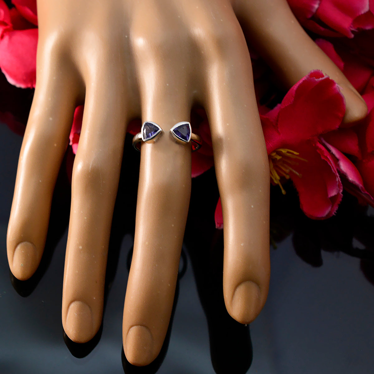 Soo-jin Modern Blue Toi et Moi Ring