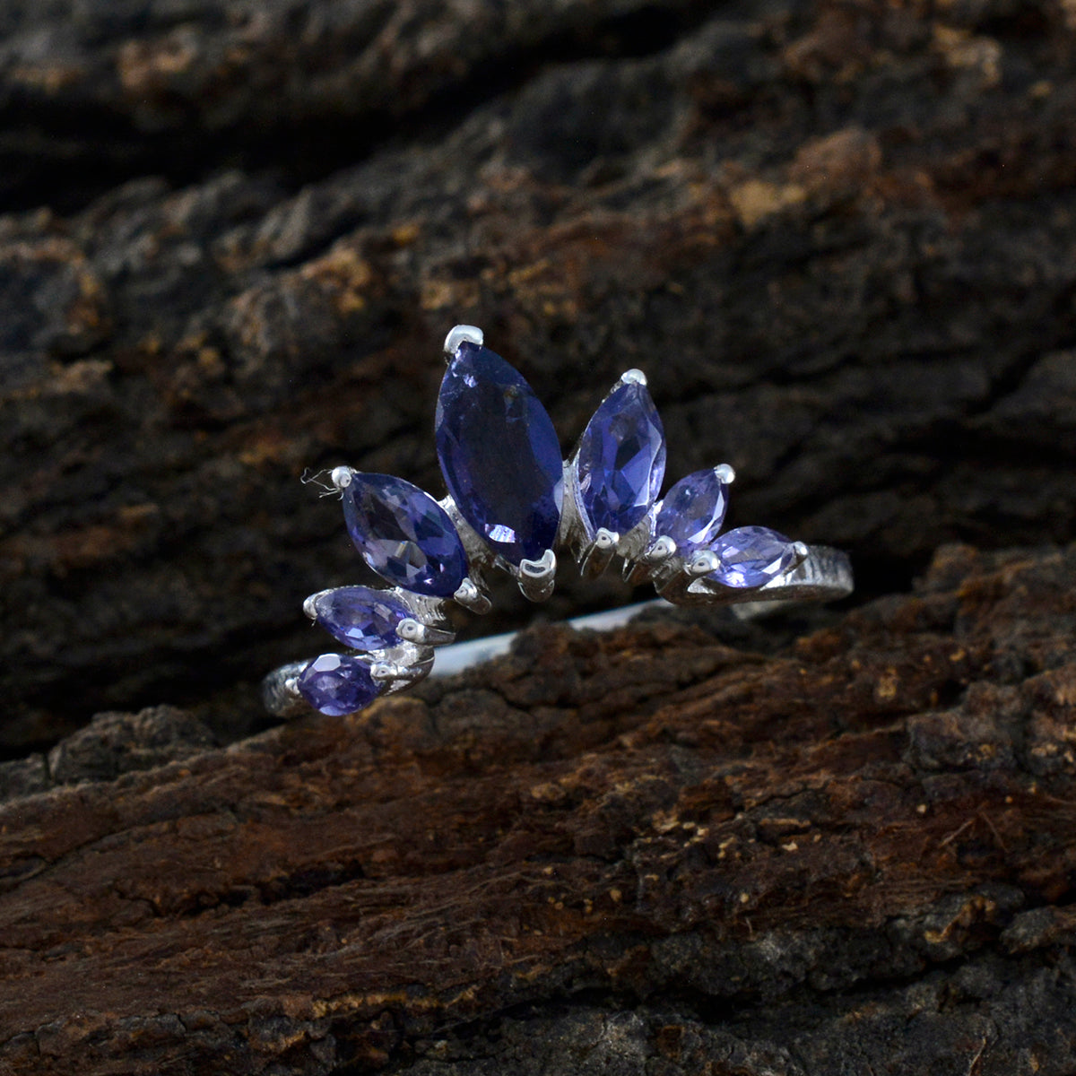 Jiwoo crown Blue Hepta Ring