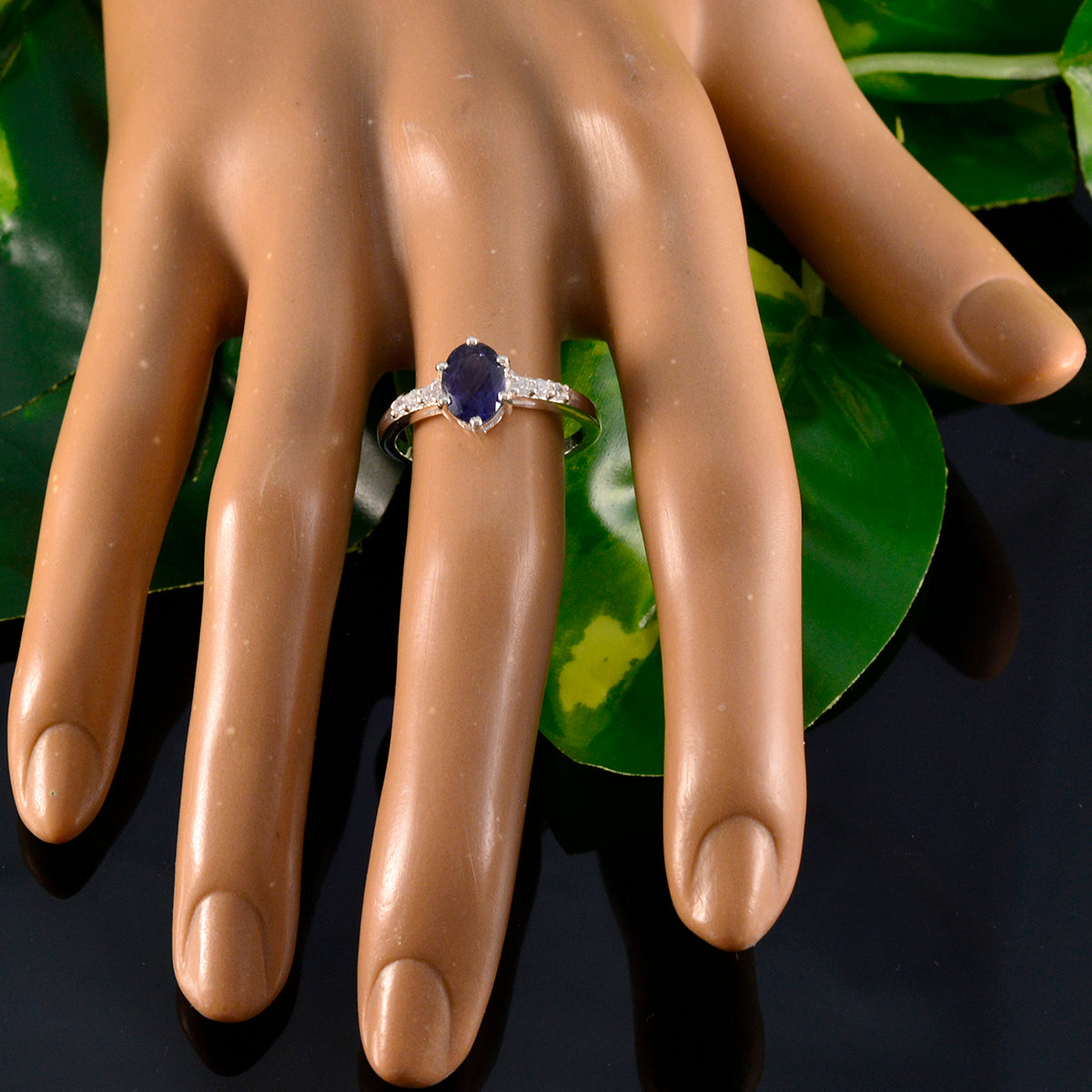 Yuki Glamorous Blue Halo Ring