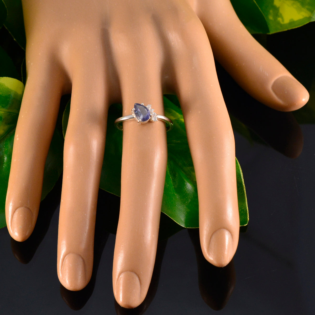 Min-seo Abstract Blue Halo Ring