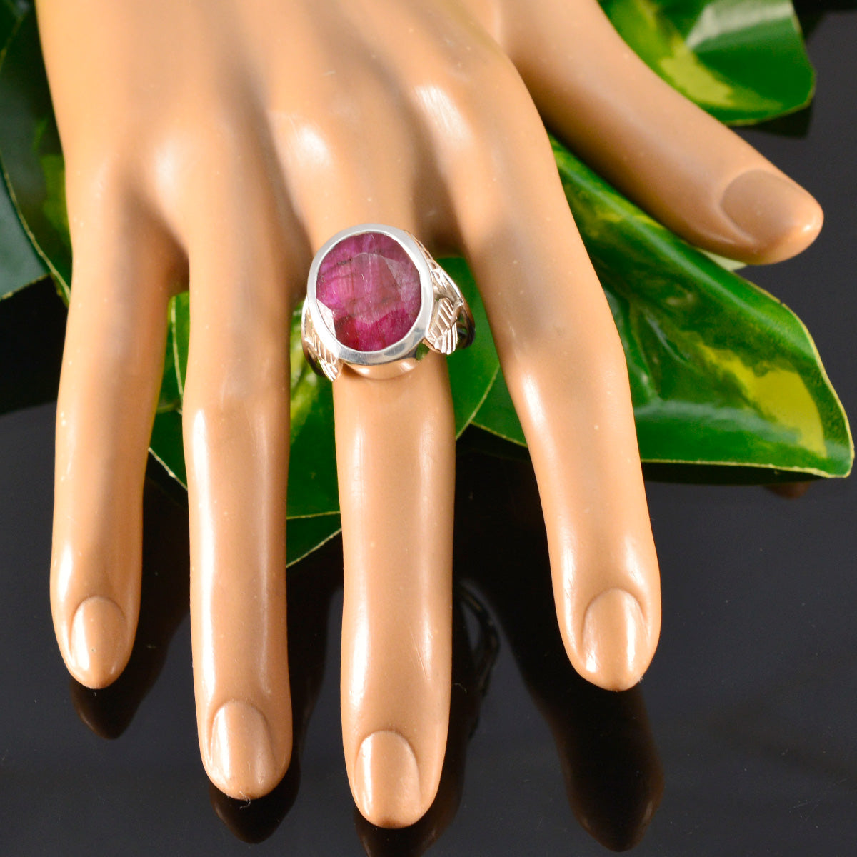Mathilde Leafy Red Solitaire Ring